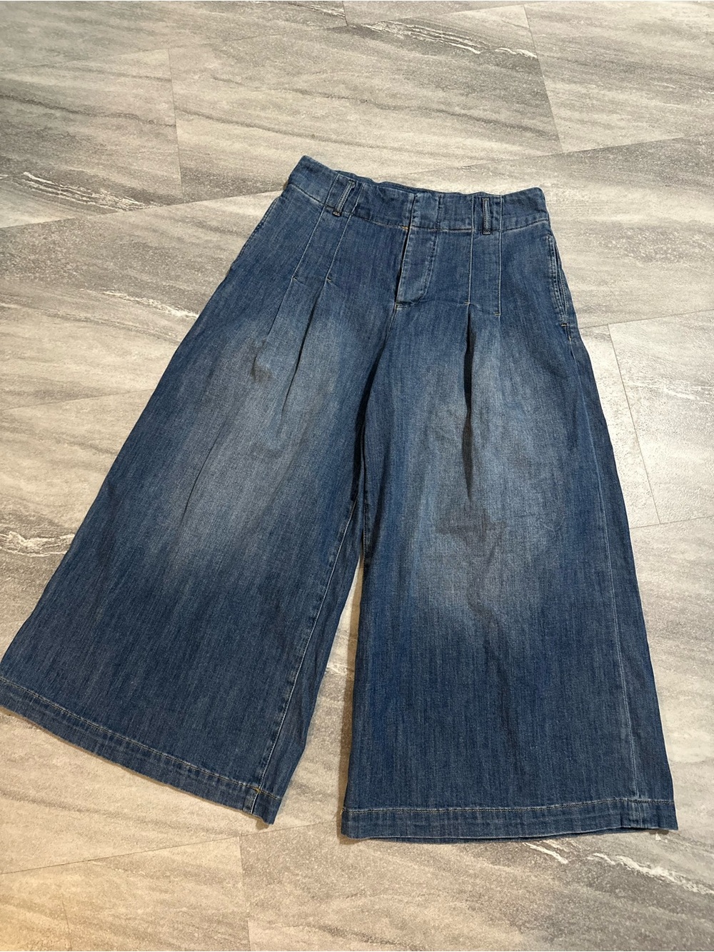 Pilcro High-Rise Pleated Wide-Leg Denim Crops 8